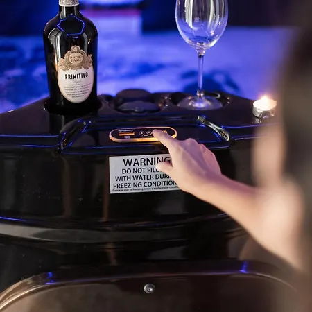 דירה The Pinnacle 3 - 2bed W Indoor Jacuzzi! By Homely *