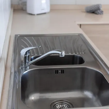 The Pinnacle 3 - 2bed W Indoor Jacuzzi! By Homely דירה