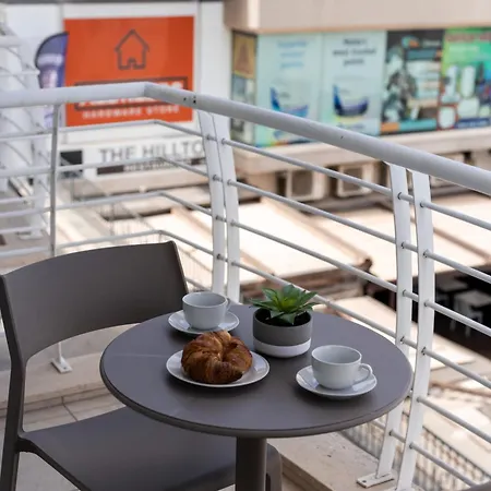 The Pinnacle 3 - 2bed W Indoor Jacuzzi! By Homely شقة