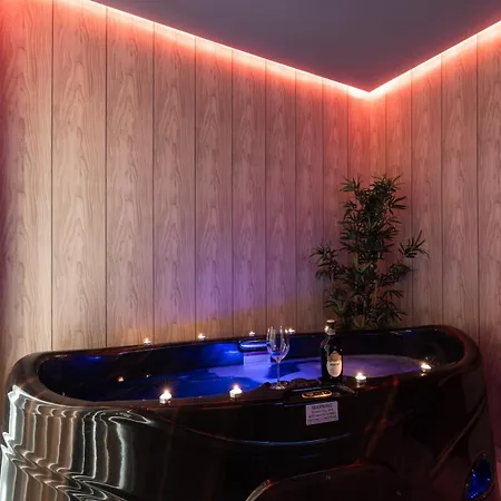 شقة The Pinnacle 3 - 2bed W Indoor Jacuzzi! By Homely *