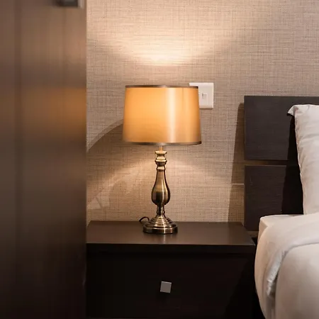 The Pinnacle 3 - 2bed W Indoor Jacuzzi! By Homely דירה מליאהה