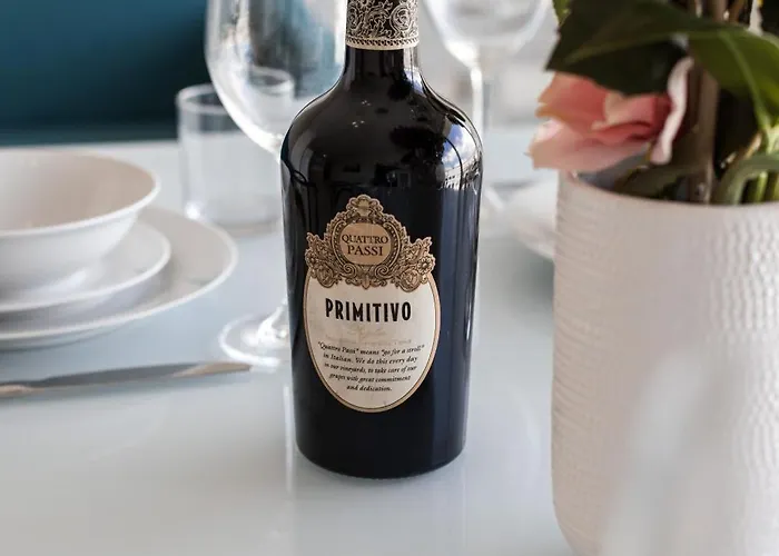 The Pinnacle 3 - 2bed W Indoor Jacuzzi! By Homely 멜리에하