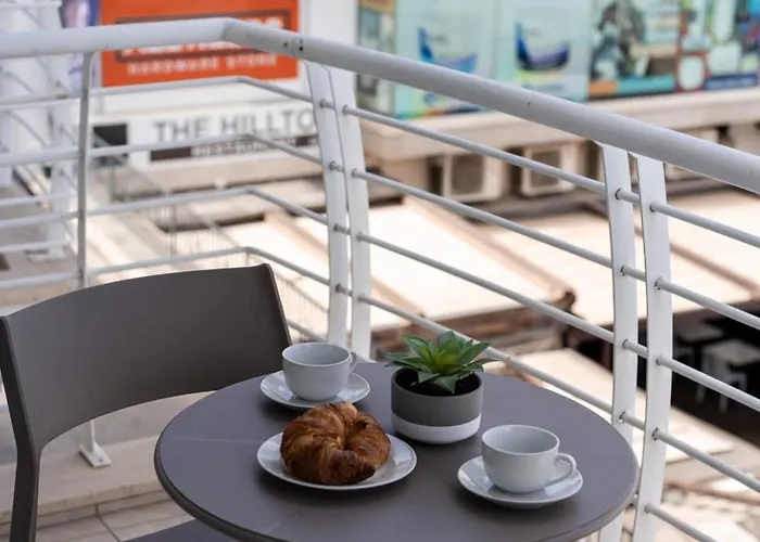 The Pinnacle 3 - 2bed W Indoor Jacuzzi! By Homely 아파트