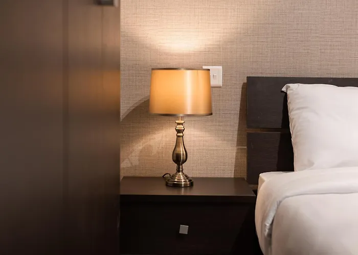 The Pinnacle 3 - 2bed W Indoor Jacuzzi! By Homely 아파트 멜리에하